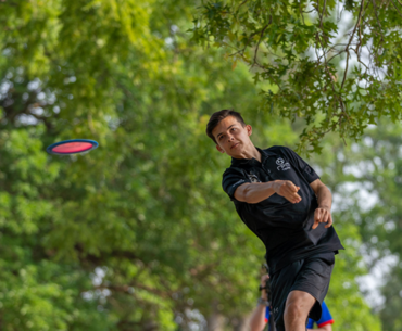 New Zealand's disc golf champion Levi Stout