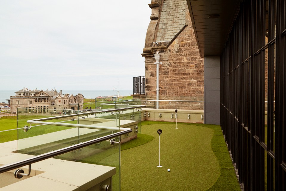 Golf fans can have a putt on the balcony