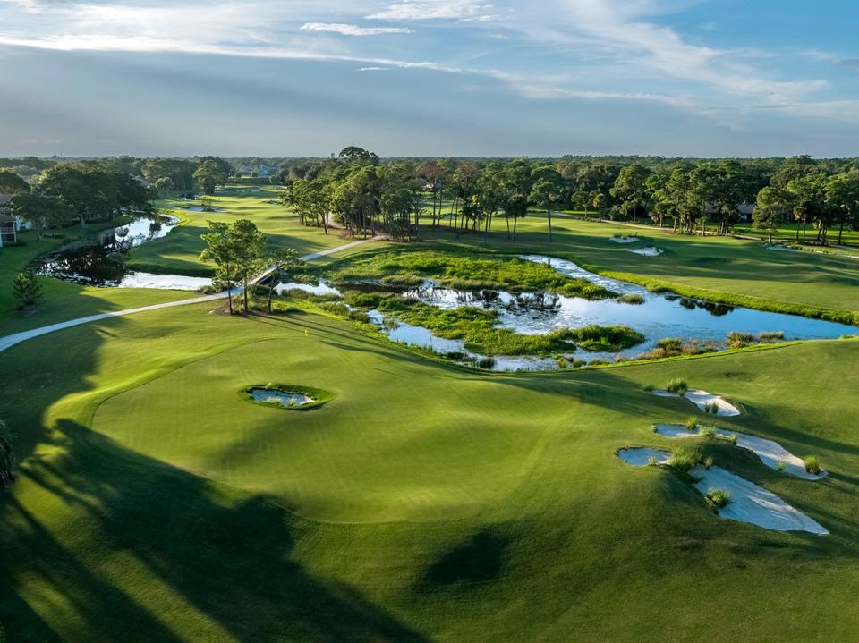 The par-3 Staple course at PGA National in Palm Beach Gardens, Florida, one of six courses at the resort (Courtesy of PGA National)