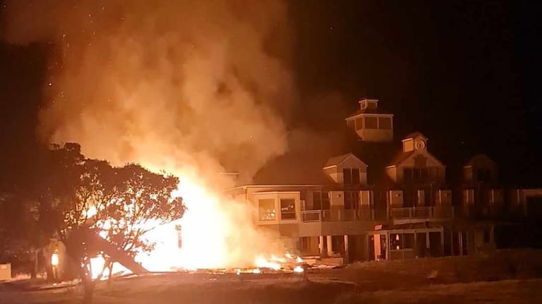The fire at the Gulf Harbour Country Club has destroyed its golf shop.