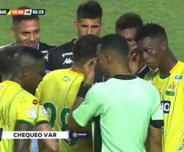 Sobre el final en una jugada polemica se anuló el empate de Bucaramanga ante Cali