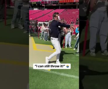 arm’s still there 💪 @Tom Brady #tombrady #nfl