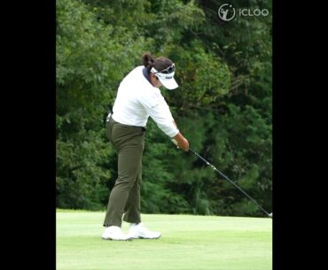 Focus on the right foot at impact moment.