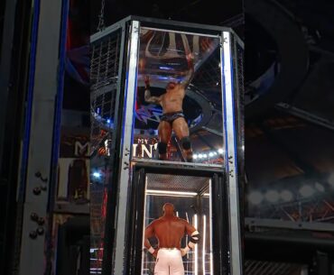 Randy Orton had the whole world looking at him at #WWEChamber 🐍😂