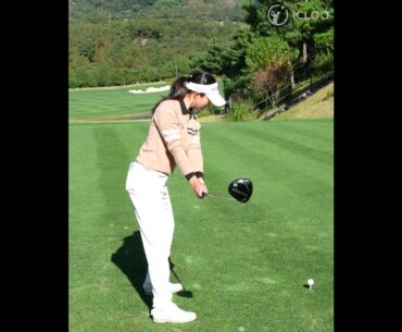 Please refer to this swing, not anything else. She is Jihyo Jung
