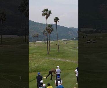 瀬戸内海 9番ホール ティーショット 比嘉一貴 堀川未来夢 杉原大河 ミズノオープン 2024 池越え