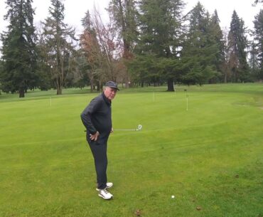 Chipping - Dustin Johnson warmup- open stance way up