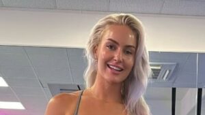 Bra-less Charley Hull Turns Head and gave her fans a glimpse of her new