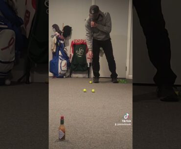 #golf #duckhook #putt #sidesaddle #putting #green #practice #hardwork #golfshot #basement #gates