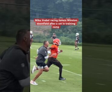 #Browns consultant Mike Vrabel racing Jameis Winston after a set on Day 3 of training camp.