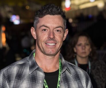 Rory McIlroy gets intriguing caddie offer from LIV Golf star as phone call speculated | Golf | Sport