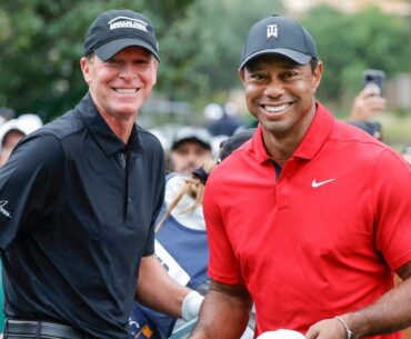 Tiger Woods catches up with Steve Stricker, Izzi at PNC Championship
