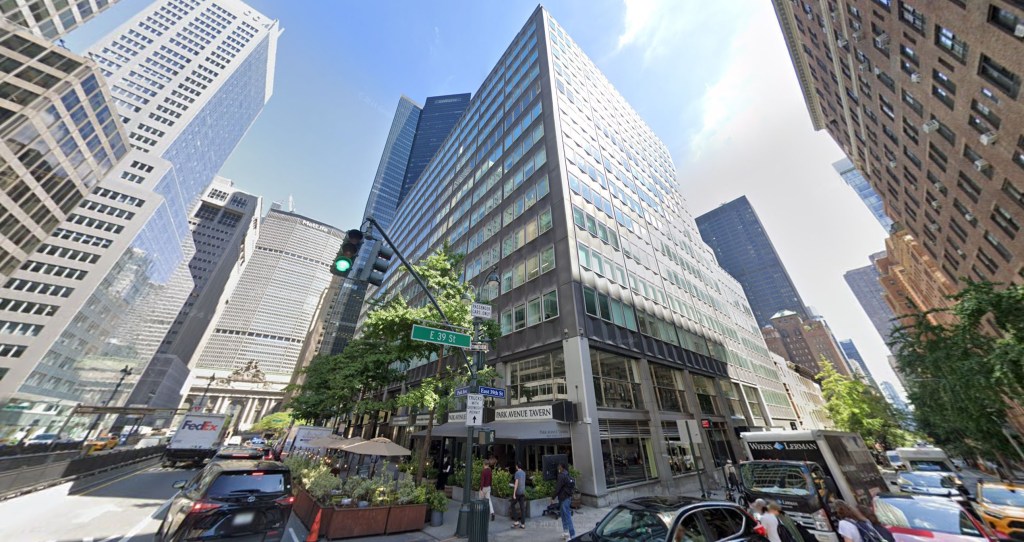 Recent transactions at the 1950s vintage property include a renewal and expansion by Metropolitan Commercial Bank.
