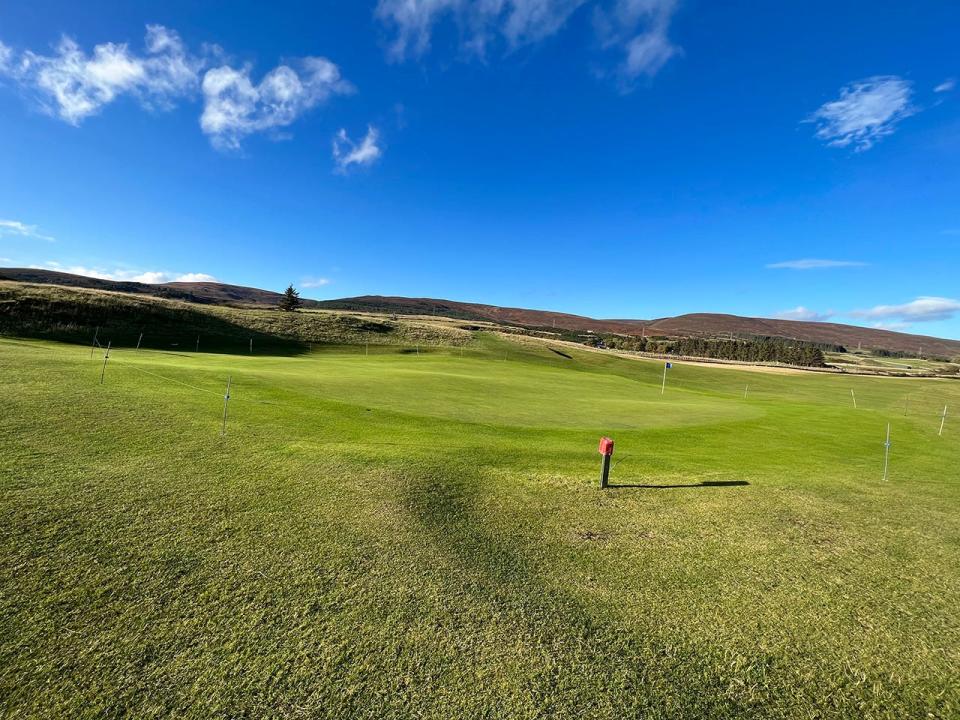 The greens at Brora Golf Club are surrounded by little electrified wires set on knee-high posts to keep the livestock off the putting surfaces. (Jason Lusk/Golfweek)