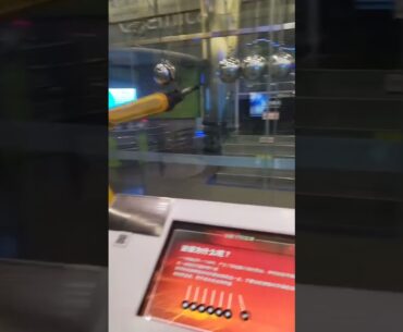 科技馆的牛顿摆The Newton pendulum at the science museum