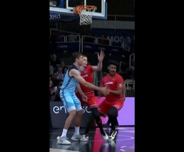 Potente MATE de TYSON PÉREZ | Liga Endesa 2023-24