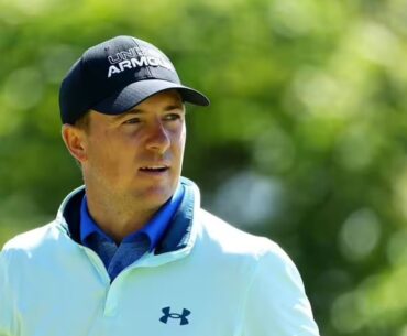 Jordan Spieth's caddie makes questionable move amid injury lay-off