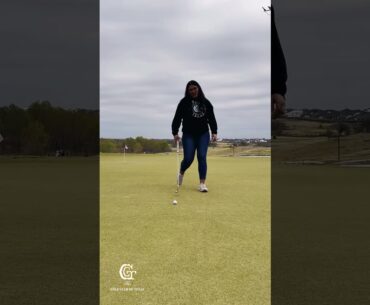 Putting tips from Sam 🤩 #golfgirls  #girlsthatgolf  #golf  #putting  #tutorial  #golfclubtexas