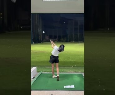 Speeeeed #golf #ladygolfer #golfswing #golfshorts #ladygolfers #golfgirl