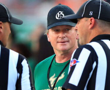 jon gruden talking to refs