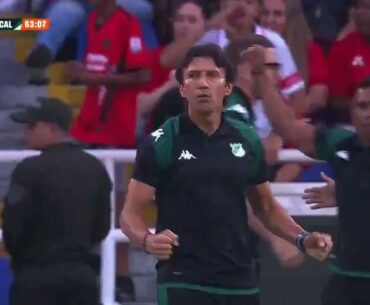 ¡Golazo de Deportivo Cali ante América! Caldera de cabeza abre el marcador en el clásico.
