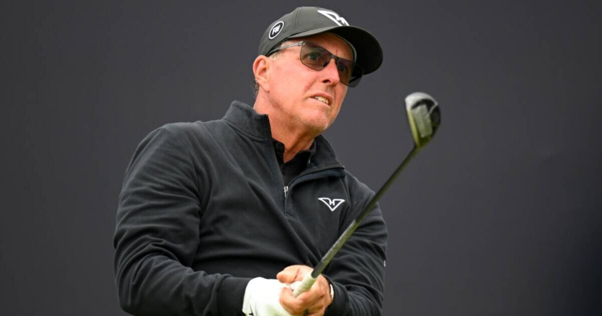 Phil Mickelson wasn’t banned from Augusta despite sneaking after dark to steal item | Golf | Sport Phil Mickelson wasn't banned from Augusta despite sneaking after dark to steal item | Golf | Sport