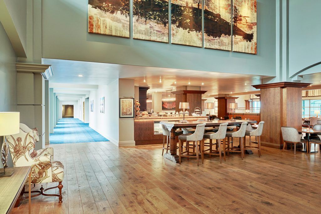 Lobby Bar