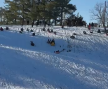 Tazewell Co. Country Club lets community sleigh ride on its golf course