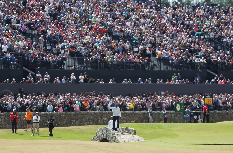 There was not a dry eye in the house as Woods crossed the Swilcan Bridge in 2022
