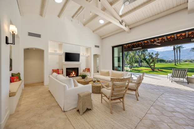 The great room. (Courtesy of Desert Sothebys International Realty)