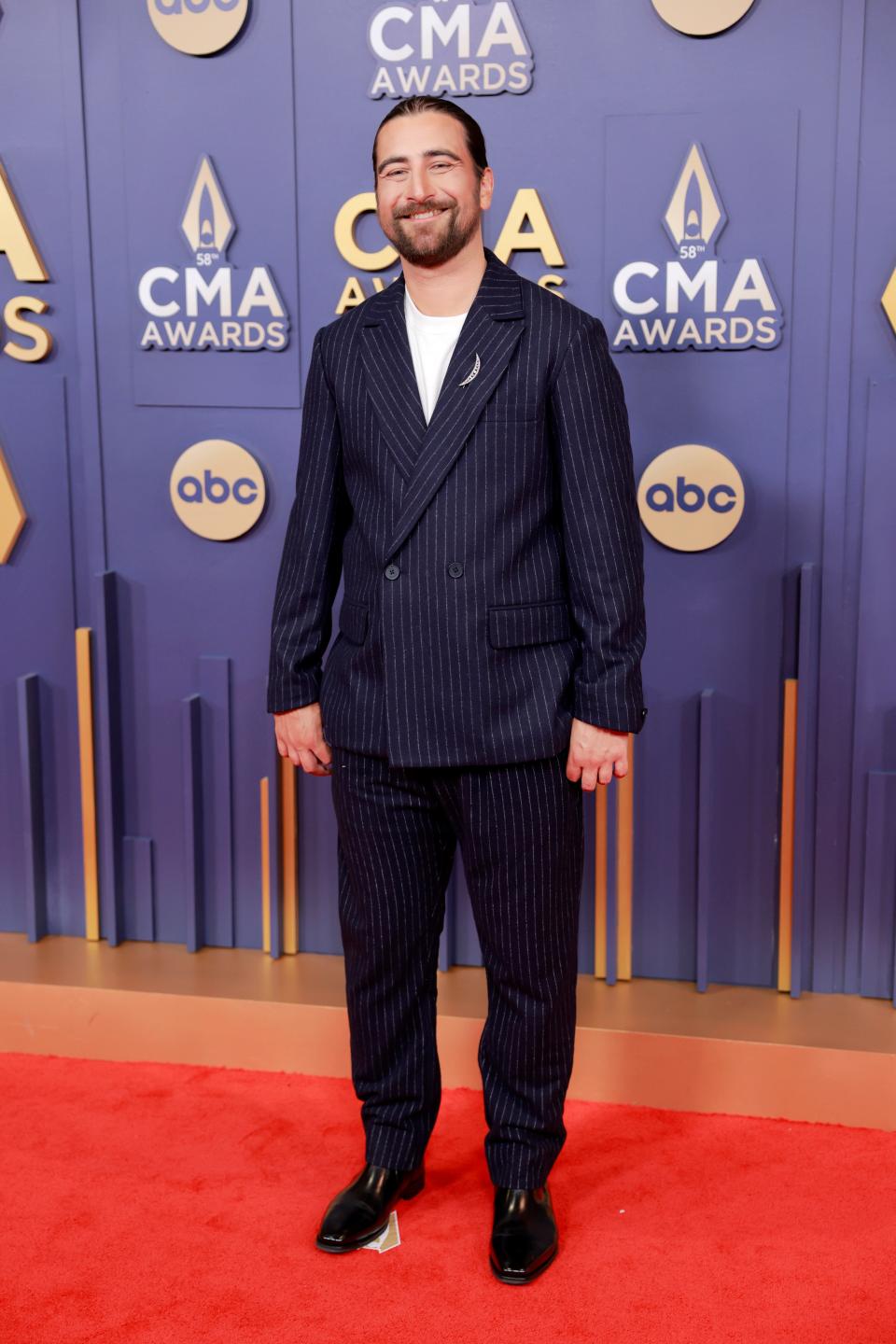 NASHVILLE, TENNESSEE - NOVEMBER 20: EDITORIAL USE ONLY Noah Kahan attends The 58th Annual CMA Awards at Music City Center on November 20, 2024 in Nashville, Tennessee. (Photo by Jason Kempin/Getty Images) ORG XMIT: 776215479 ORIG FILE ID: 2185826679