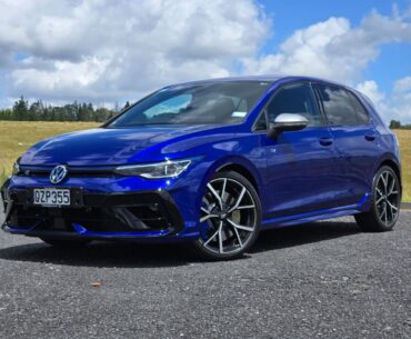 Volkswagen Golf R review: blue beat