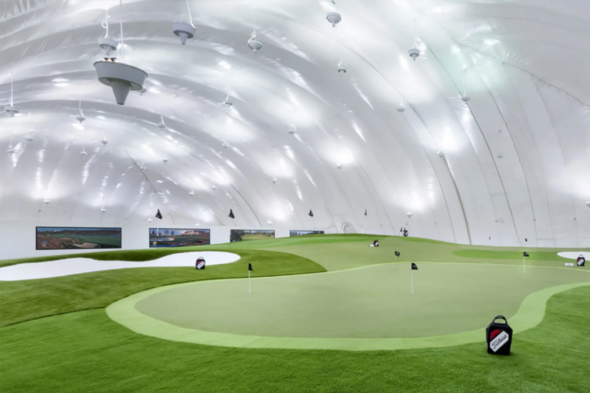 Year-Round Golfing with Indoor Facilities and Virtual Golf