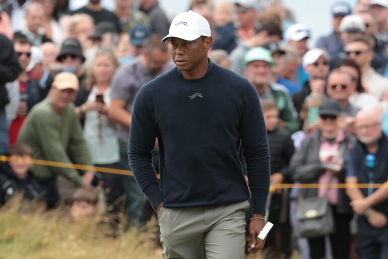 Ex-Caddie Reveals What Tiger Woods Told Him After He Saved Him from the ‘Toilet’ Embarrassment logo