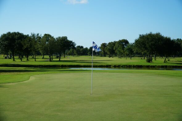 Golf Course Management with AI and Predictive Software