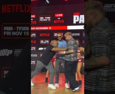 😲 Jake Paul and Mike Tyson get 𝙋𝙃𝙔𝙎𝙄𝘾𝘼𝙇 as they face off ahead of November 15th.
