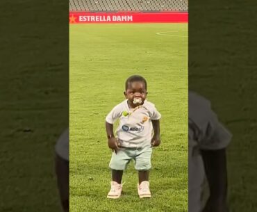 Little Yamal is so CUTE 😍 #fcbarcelona #shorts #lamineyamal
