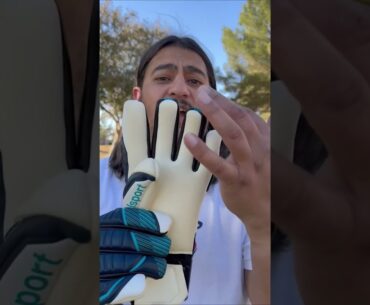 Uhlsport Absolutgrip Tight HN review. #goalkeeping #goalkeeper #goalkeepergloves #soccer #portero