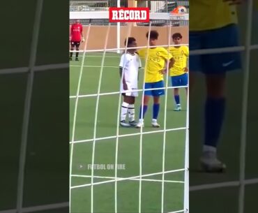 El Hijo de Cristiano Ronaldo no se intimida con nadie #futbol #cristianoronaldo #cr7 #shorts