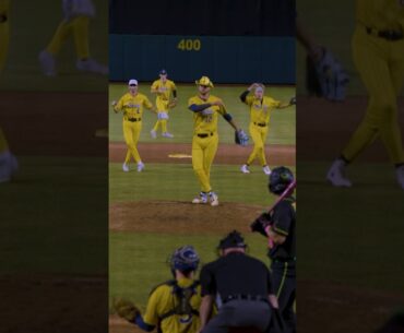 “Tipsy” In-Game Dance! #savannahbananas #dance #bananaball #baseball #mlb #pitching #party #country