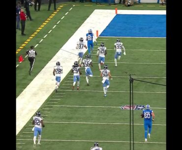 Jahmyr Gibbs rushes for a 70-yard touchdown vs. Tennessee Titans