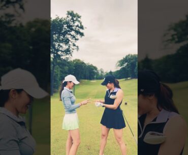 Who will hit first?! 😂😂😂 👯⛳️ #golfgame #golf #golfgirls #bunalbisdakgolf