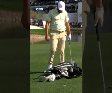 Scottie Scheffler's bag takes a hit 🤕