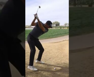 Jordan Spieth used his putter on his 2nd shot and still made par…