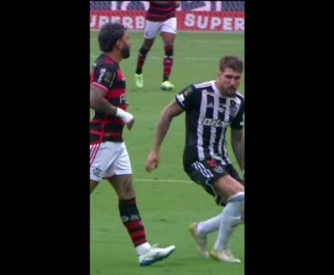 GABIGOL MANDA BEIJO PRO LYANCO | FLAMENGO X ATLÉTICO-MG | COPA DO BRASIL | #shorts | ge.globo