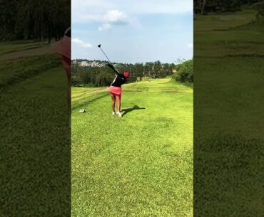 A golf babe ⛳️❤️🇷🇼 #golf #ladygolfers #shorts #shortvideo #swing #golfswing
