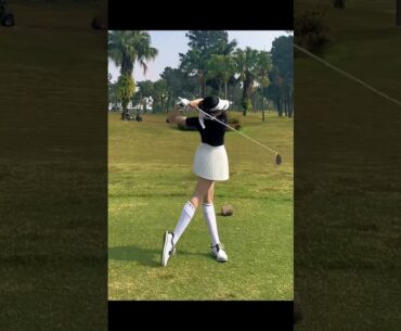 The shot and the Lady! #golf