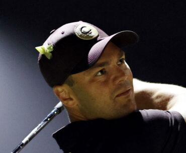 Multiple major champ argues with LIV Golf caddie: "It's cushty, isn't it?!"