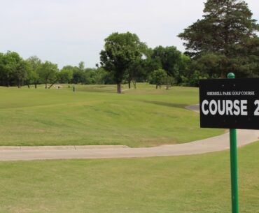 A sign that says course 2