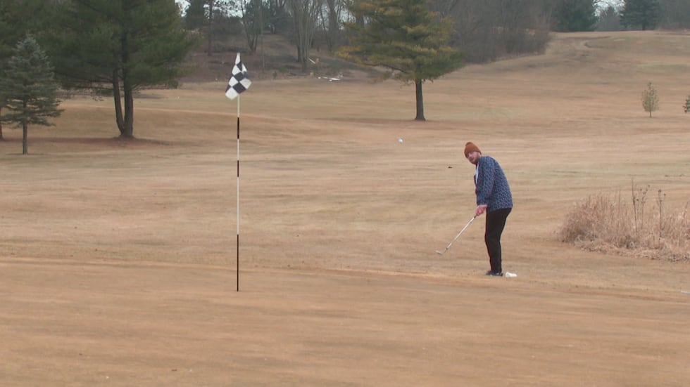 Prairie Pines Golf Course opens early this year due to warmer temps